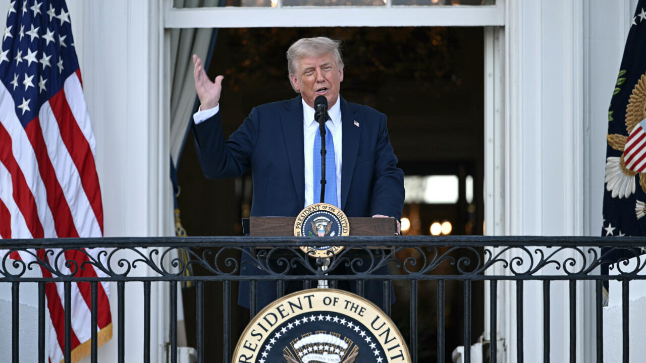 Trump Expands US Travel Ban to Nationals of 12 Countries