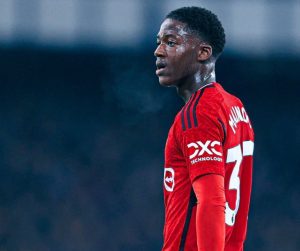 Mainoo Battles Bruno for Midfield Spot at Man United