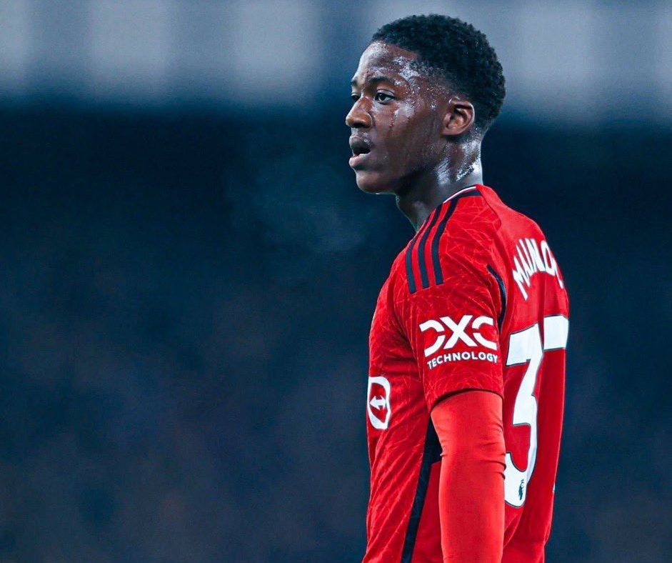 Mainoo Battles Bruno for Midfield Spot at Man United
