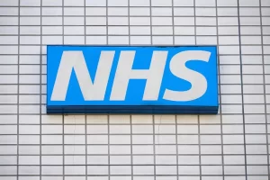 NHS Administrator Steals £80,000 for Online Lover, Avoids Jail