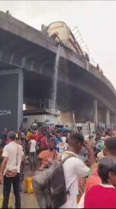 LASTMA, Lagos Fire Service avert fire after diesel tanker accident on Liverpool Bridge, Apapa.